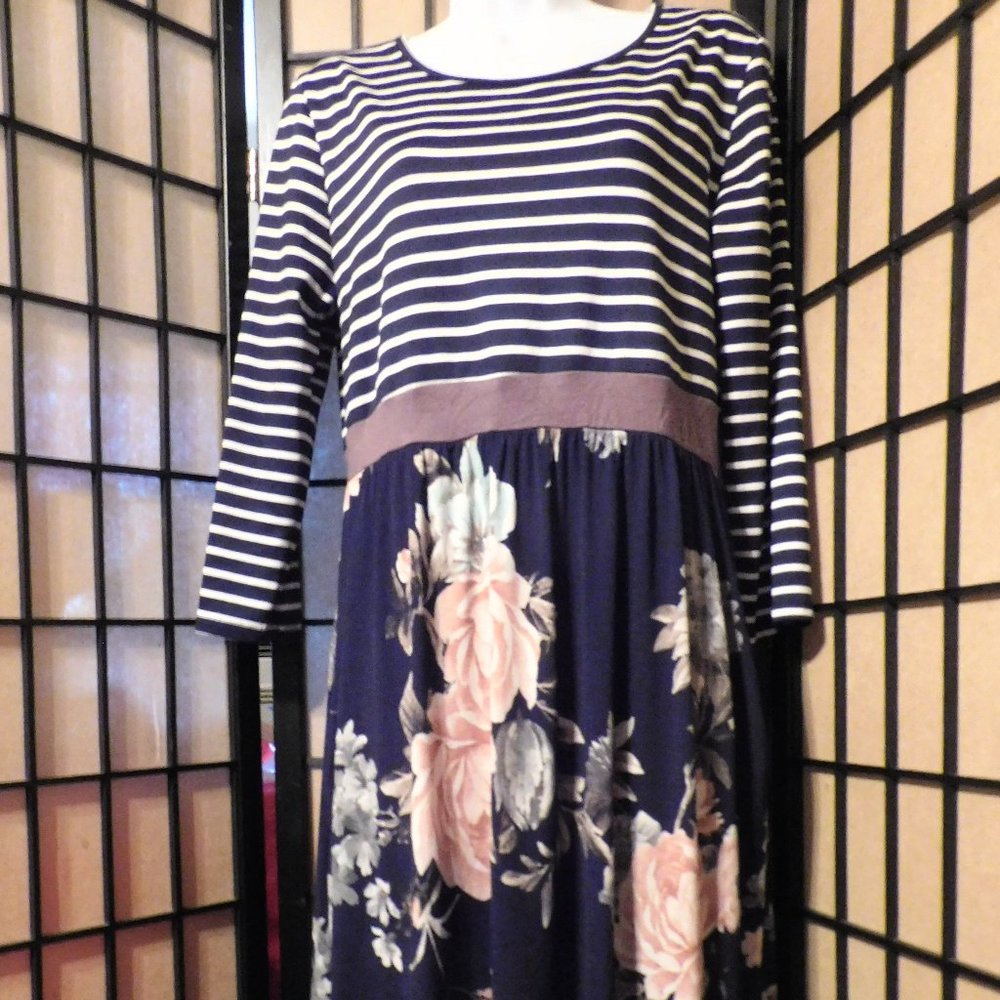 EGY DRESS - Picture 3 of 5
